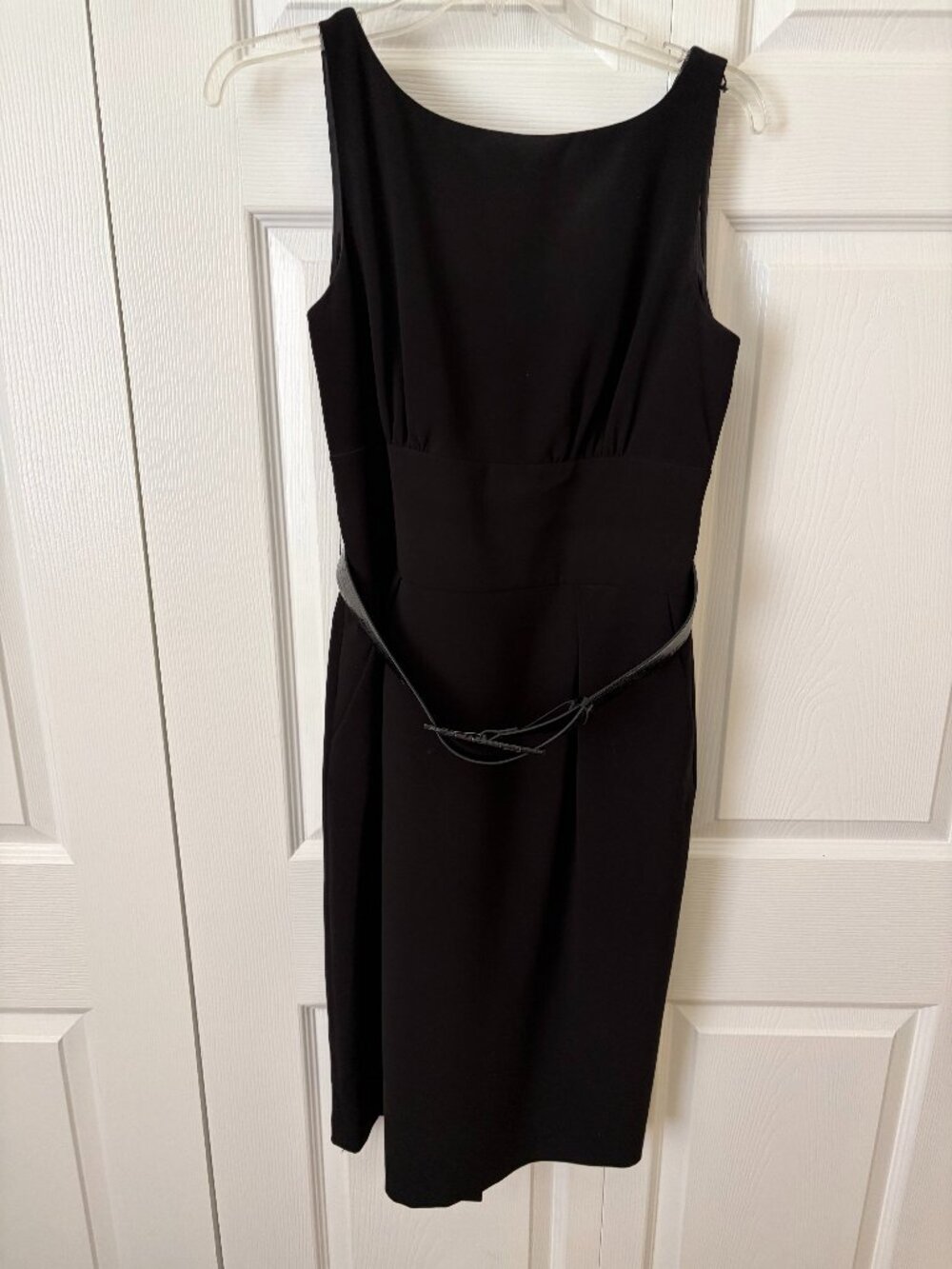 Vintage Jones New York Black skeeveless sheath dress